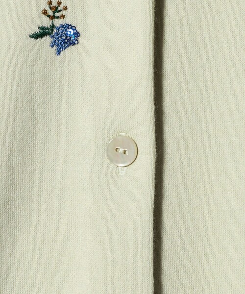 UNITED ARROWS（ユナイテッドアローズ）の「フラワー エンブロイダリー カーディガン（カーディガン/ボレロ・レディース・ライム/ダークブラウン/ネイビー/ダークグレー・FREE）」の20枚目の写真