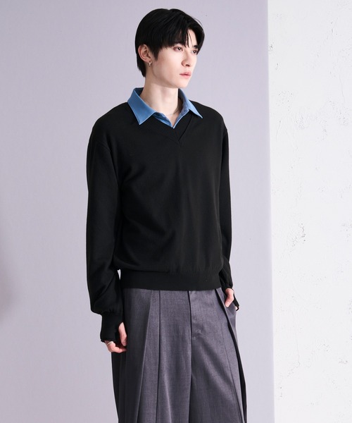 Ellno Loset（エルノロゼット）の「レイヤードライクVネックニット/フィンガーホール付き（ニット/セーター・メンズ・グレー/ブラック・SMALL/MEDIUM/LARGE）」の9枚目の写真