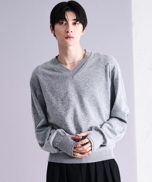 Ellno Loset（エルノロゼット）の「レイヤードライクVネックニット/フィンガーホール付き（ニット/セーター・メンズ・グレー/ブラック・SMALL/MEDIUM/LARGE）」の19枚目の写真