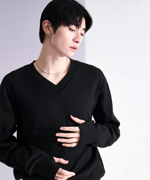 Ellno Loset（エルノロゼット）の「レイヤードライクVネックニット/フィンガーホール付き（ニット/セーター・メンズ・グレー/ブラック・SMALL/MEDIUM/LARGE）」の4枚目の写真