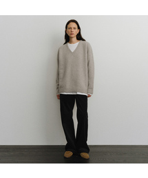 URAGO（ユラーゴ）の「Super fine raccoon V-neck knit（ニット/セーター）」