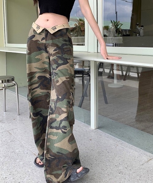 NANEA（ナネア）の「ウエスト折り返し迷彩柄カーゴパンツ（カーゴパンツ・レディース・カモフラージュ・SMALL/LARGE/MEDIUM）」の7枚目の写真