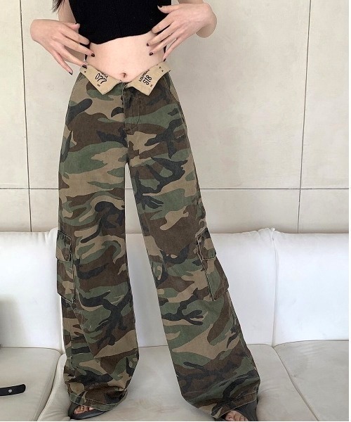 NANEA（ナネア）の「ウエスト折り返し迷彩柄カーゴパンツ（カーゴパンツ・レディース・カモフラージュ・SMALL/LARGE/MEDIUM）」の12枚目の写真