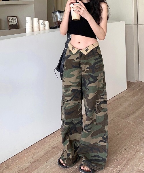 NANEA（ナネア）の「ウエスト折り返し迷彩柄カーゴパンツ（カーゴパンツ・レディース・カモフラージュ・SMALL/LARGE/MEDIUM）」の13枚目の写真