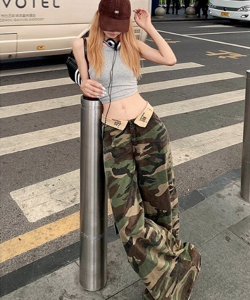 NANEA（ナネア）の「ウエスト折り返し迷彩柄カーゴパンツ（カーゴパンツ・レディース・カモフラージュ・SMALL/LARGE/MEDIUM）」の20枚目の写真