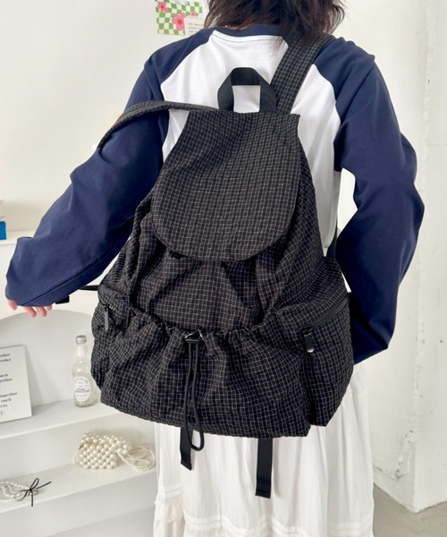 SOLLON.(ソルロン)の「【大容量】チェック柄ナイロンリュック(バックパック/リュック・レディース・アイボリー/カーキ/ブラック/チャコールグレー/グレー・FREE)」の10枚目の写真