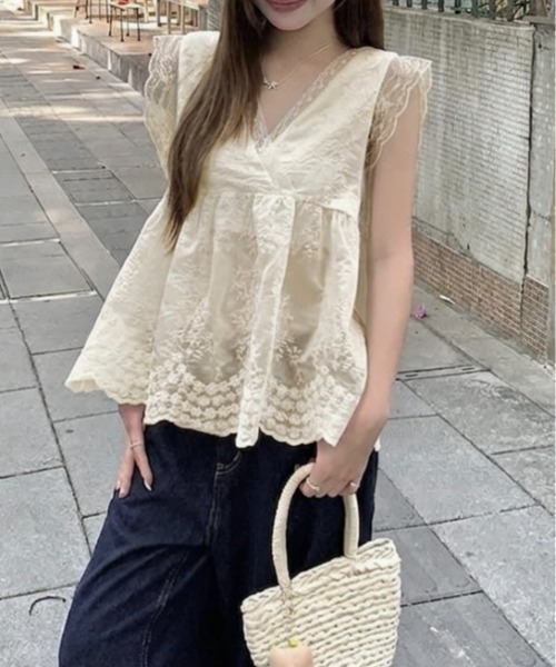 LADY LIKE(レディライク)の「刺繍レースシアーキャミトップス(シャツ/ブラウス・レディース・アイボリー・M)」の7枚目の写真