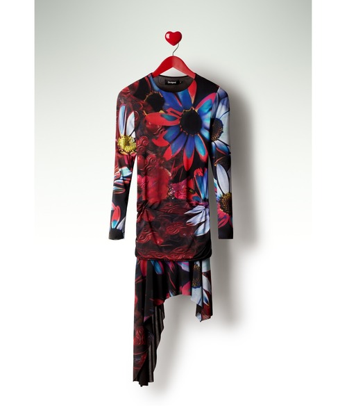 Desigual(デシグアル)の「【Desigual × Nicki Nicole】アシンメトリー スリムフィットロングワンピース(ワンピース・レディース・ブラック・XS/S/M/L/XL)」の4枚目の写真