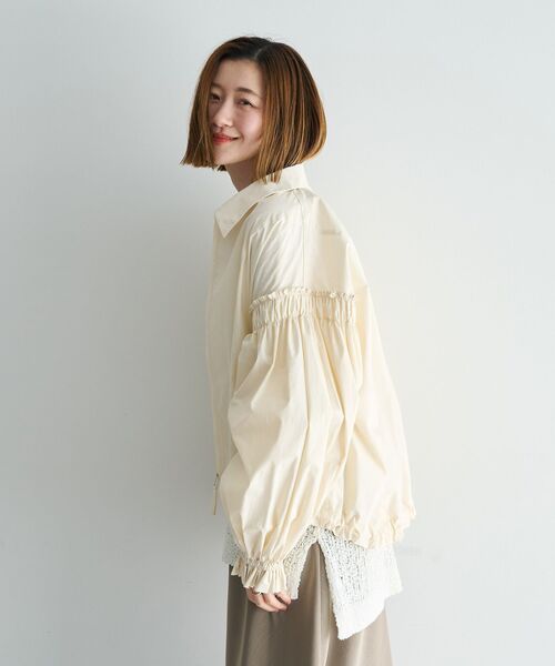 Editt by YECCA VECCA(エディットバイイェッカヴェッカ)の「ボリュームギャザーデザインZIPブルゾン(ブルゾン・レディース・アイボリー/ブラック/カーキ・FREE)」の22枚目の写真