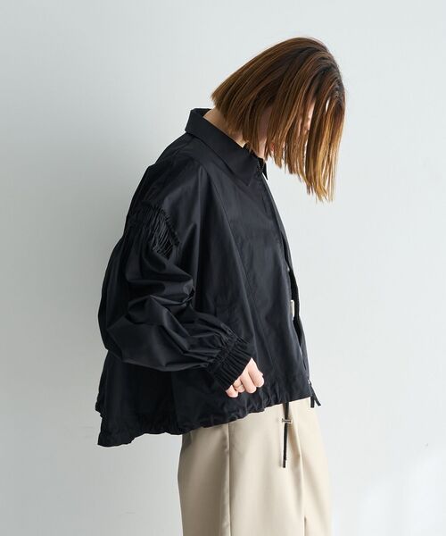 Editt by YECCA VECCA（エディットバイイェッカヴェッカ）の「ボリュームギャザーデザインZIPブルゾン（ブルゾン・レディース・アイボリー/ブラック/カーキ・FREE）」の21枚目の写真