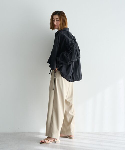 Editt by YECCA VECCA（エディットバイイェッカヴェッカ）の「ボリュームギャザーデザインZIPブルゾン（ブルゾン・レディース・アイボリー/ブラック/カーキ・FREE）」の17枚目の写真