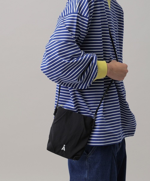 ALAND（エーランド）の「【UNISEX】ALAND／タックミニショルダー（ショルダーバッグ・レディース・ネイビー/ブラック/ライトグレー・ONE SIZE）」の8枚目の写真