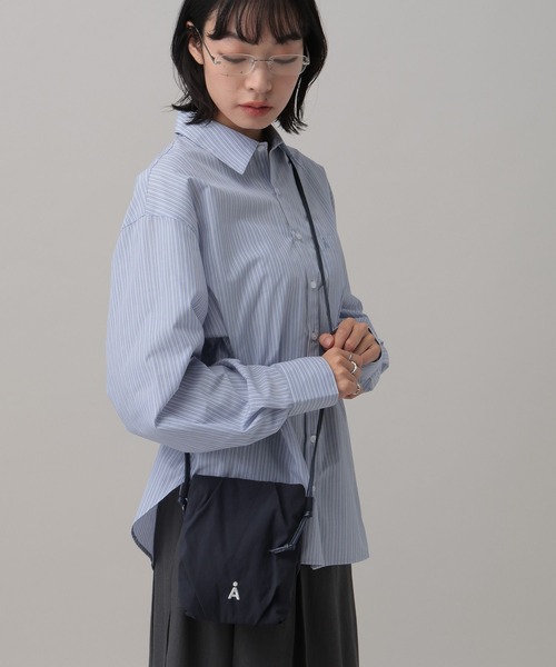 ALAND（エーランド）の「【UNISEX】ALAND／タックミニショルダー（ショルダーバッグ・レディース・ネイビー/ブラック/ライトグレー・ONE SIZE）」の5枚目の写真