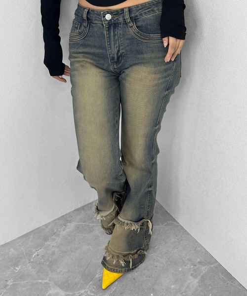 FOLLOWIN(フォロウィン)の「カットオフ切替フリンジフレアデニムパンツ(デニムパンツ・レディース・ブルー/ブラック・LARGE/MEDIUM/SMALL)」の15枚目の写真
