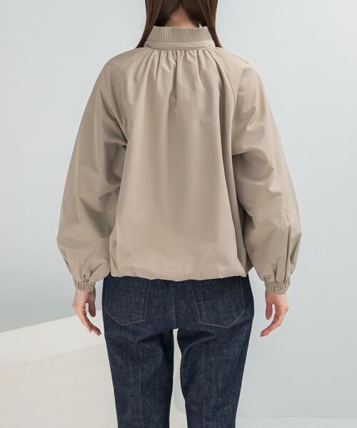 URBAN RESEARCH ROSSO WOMEN（アーバンリサーチ　ロッソ）の「MARILYN MOON　pleats twill blouson（ブルゾン・レディース・ベージュ・FREE）」の6枚目の写真