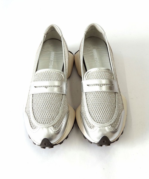 Minnetonka(ミネトンカ)の「MINNETONKA(ミネトンカ) / ローファースニーカー 26M02(ローファー・レディース・ゴールド/ブラウン/ブラック/シルバー・10/6/7/8/9)」の6枚目の写真