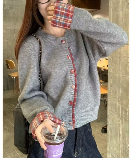 CHEER(チアー)の「チェック配色ニットカーディガン(カーディガン/ボレロ・レディース・グレー/レッド・M)」の11枚目の写真