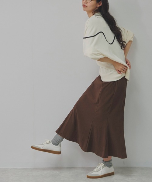 Fizz(フィズ)の「TC裏毛 ニュアンスラインドルマンプルオーバー(スウェット・レディース・オートミール/アイボリー/ブルー/ブラック・M)」の22枚目の写真