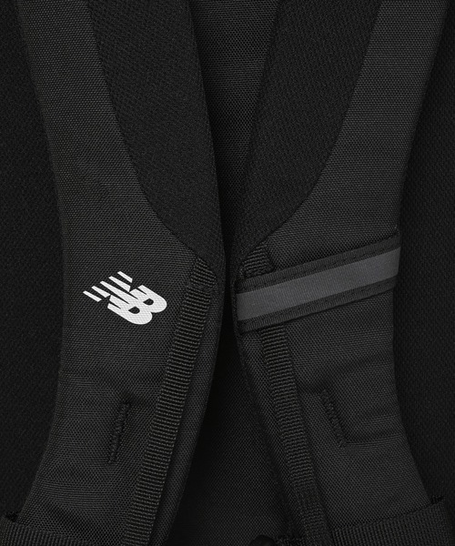 NEW BALANCE(ニューバランス)の「トップローディングバックパック 35L オールPU(バックパック/リュック・メンズ・ベージュ/カーキ・ONE SIZE)」の11枚目の写真