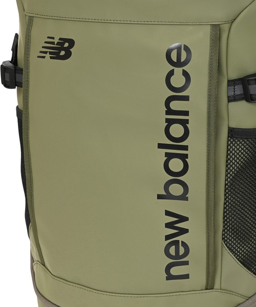 NEW BALANCE(ニューバランス)の「トップローディングバックパック 35L オールPU(バックパック/リュック・メンズ・ベージュ/カーキ・ONE SIZE)」の12枚目の写真
