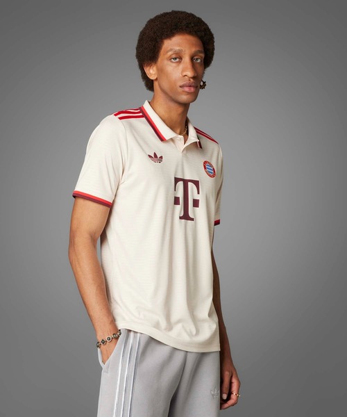 adidas(アディダス)の「FCバイエルン 24/25 サードユニフォーム / アディダス adidas(Tシャツ/カットソー・メンズ・ベージュ・X-LARGE/XXX-LARGE/XX-LARGE/LARGE/MEDIUM)」の2枚目の写真