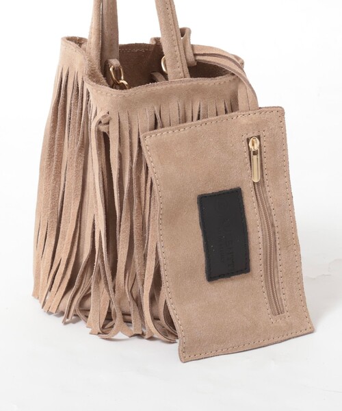 NOLLEY’S（ノーリーズ）の「【AULENTTI/ オーレンティ】スエードフリンジバッグ（ショルダーバッグ・レディース・ベージュ・FREE）」の3枚目の写真