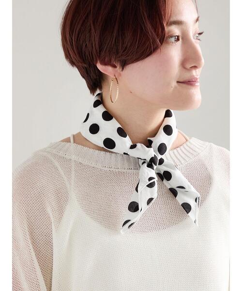 Te chichi（テチチ）の「ドット柄コットンスカーフ（ネックレス・レディース・オフホワイト/ネイビー・F）」の2枚目の写真