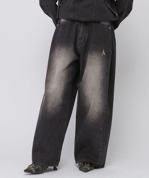 ALAND（エーランド）の「セットアップ着用可能【UNISEX】ALAND／サイドタックデニム（デニムパンツ・レディース・ブラック/ブルー・LARGE/SMALL）」の2枚目の写真