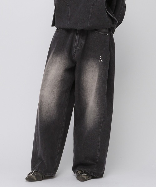 ALAND（エーランド）の「セットアップ着用可能【UNISEX】ALAND／サイドタックデニム（デニムパンツ・レディース・ブラック/ブルー・LARGE/SMALL）」の6枚目の写真