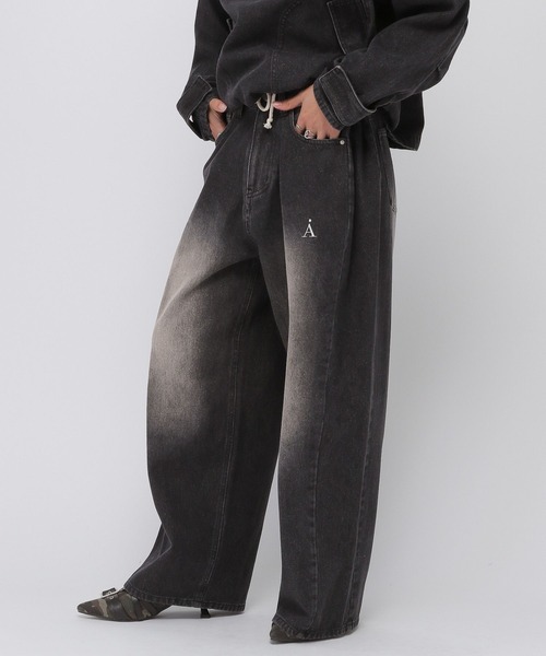 ALAND（エーランド）の「セットアップ着用可能【UNISEX】ALAND／サイドタックデニム（デニムパンツ・レディース・ブラック/ブルー・LARGE/SMALL）」の7枚目の写真