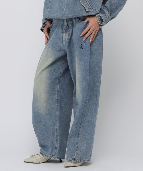 ALAND（エーランド）の「セットアップ着用可能【UNISEX】ALAND／サイドタックデニム（デニムパンツ・レディース・ブラック/ブルー・LARGE/SMALL）」の5枚目の写真