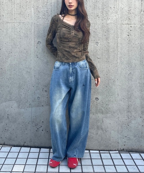 ALAND（エーランド）の「セットアップ着用可能【UNISEX】ALAND／サイドタックデニム（デニムパンツ・レディース・ブラック/ブルー・LARGE/SMALL）」の3枚目の写真