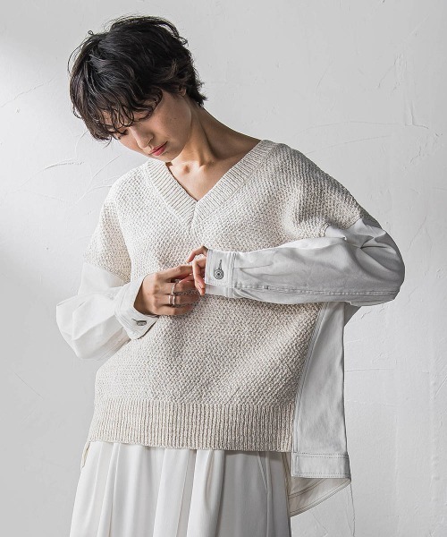 MAYSON GREY（メイソングレイ）の「デニムドッキングVネックニットプルオーバー≪洗濯機で洗える≫（ニット/セーター・レディース・ブルー/オフホワイト・M）」の11枚目の写真