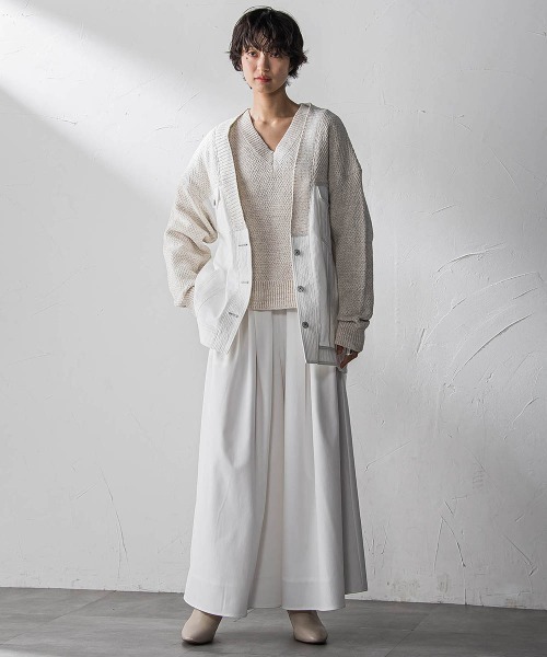 MAYSON GREY（メイソングレイ）の「デニムドッキングVネックニットプルオーバー≪洗濯機で洗える≫（ニット/セーター・レディース・ブルー/オフホワイト・M）」の16枚目の写真