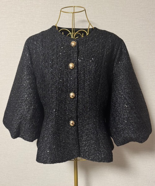 Lana821(ラナハニー)の「立体バルーンスリーブ ノーカラージャケット(ノーカラージャケット・レディース・ゴールド/ブラック/シルバー・S/M)」の4枚目の写真