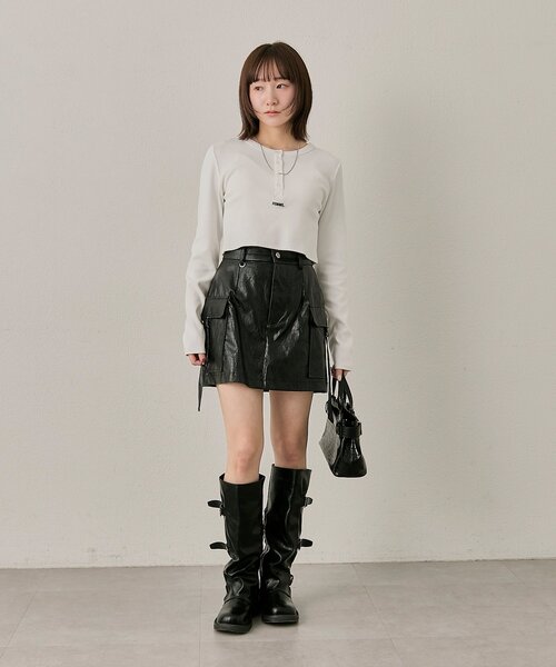 mline（エムライン）の「[mline]エナメル ミニスカート（スカート・レディース・ボルドー/ブラック・2/1）」の8枚目の写真