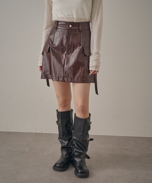 mline（エムライン）の「[mline]エナメル ミニスカート（スカート・レディース・ボルドー/ブラック・2/1）」の13枚目の写真