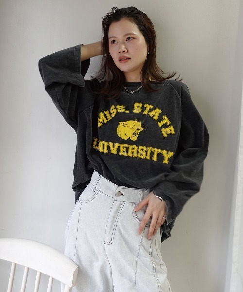 CORNERS（コーナーズ）の「ピグメントカレッジオーバーサイズロンT（Tシャツ/カットソー・レディース・ネイビー/チャコールグレー/グレイッシュベージュ/アイボリー/イエロー・FREE）」の3枚目の写真