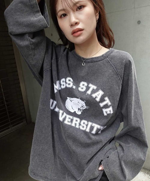 CORNERS（コーナーズ）の「ピグメントカレッジオーバーサイズロンT（Tシャツ/カットソー・レディース・ネイビー/チャコールグレー/グレイッシュベージュ/アイボリー/イエロー・FREE）」の20枚目の写真