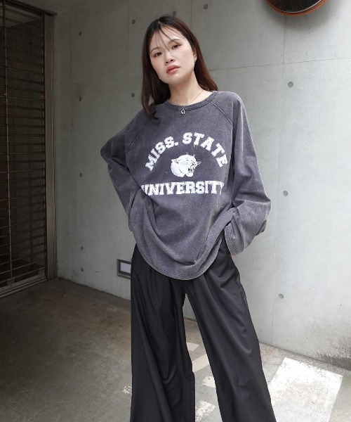 CORNERS（コーナーズ）の「ピグメントカレッジオーバーサイズロンT（Tシャツ/カットソー・レディース・ネイビー/チャコールグレー/グレイッシュベージュ/アイボリー/イエロー・FREE）」の21枚目の写真