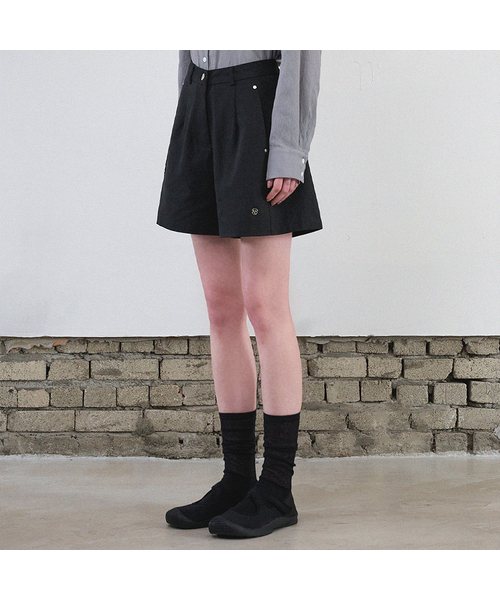 MICANE(ミケーネ)の「エズミレースポイントショートパンツ(その他パンツ・レディース・アイボリー/ブラック・SMALL/MEDIUM/LARGE/X-SMALL/XX-LARGE/X-LARGE)」の1枚目の写真