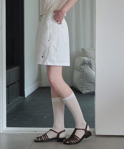 MICANE(ミケーネ)の「エズミレースポイントショートパンツ(その他パンツ・レディース・アイボリー/ブラック・SMALL/MEDIUM/LARGE/X-SMALL/XX-LARGE/X-LARGE)」の16枚目の写真