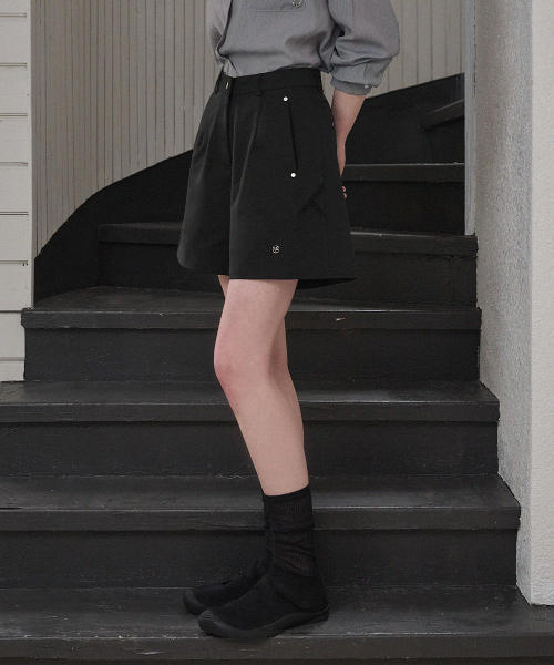 MICANE(ミケーネ)の「エズミレースポイントショートパンツ(その他パンツ・レディース・アイボリー/ブラック・SMALL/MEDIUM/LARGE/X-SMALL/XX-LARGE/X-LARGE)」の12枚目の写真