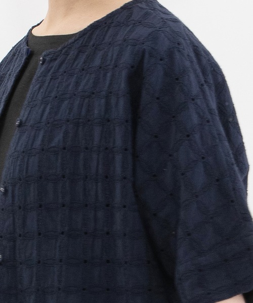 nop de nod(ノップドゥノッド)の「サークルエンブロイダリー5分袖2wayブラウス(シャツ/ブラウス・レディース・オフホワイト/ライトグリーン/ネイビー・3)」の15枚目の写真