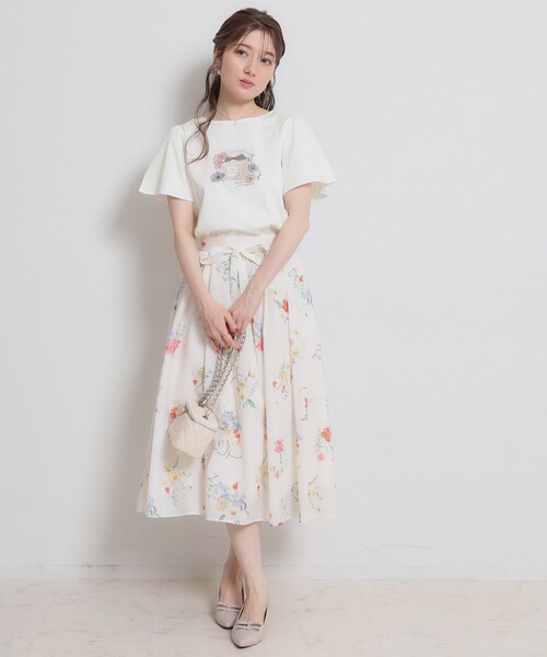 couture brooch(クチュールブローチ)の「【接触冷感・UVカット】パフュームプリントTシャツ(Tシャツ/カットソー・レディース・ライトベージュ/チャコールグレー/オフホワイト/ベビーピンク・38/36/40/42)」の5枚目の写真