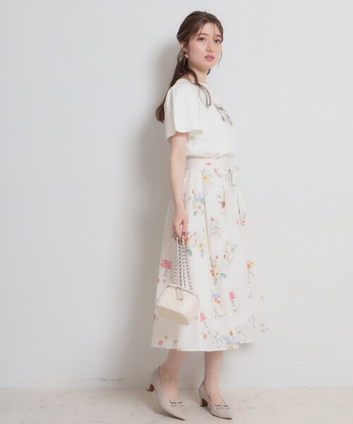 couture brooch(クチュールブローチ)の「【接触冷感・UVカット】パフュームプリントTシャツ(Tシャツ/カットソー・レディース・ライトベージュ/チャコールグレー/オフホワイト/ベビーピンク・38/36/40/42)」の6枚目の写真
