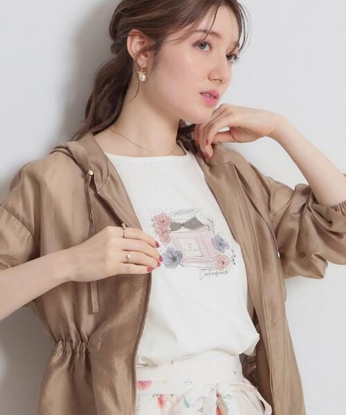 couture brooch(クチュールブローチ)の「【接触冷感・UVカット】パフュームプリントTシャツ(Tシャツ/カットソー・レディース・ライトベージュ/チャコールグレー/オフホワイト/ベビーピンク・38/36/40/42)」の8枚目の写真