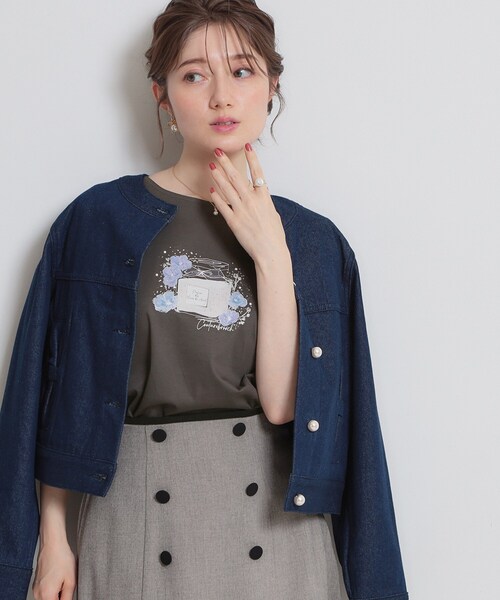 couture brooch（クチュールブローチ）の「パフュームプリントTシャツ（Tシャツ/カットソー・レディース・ライトベージュ/チャコールグレー/オフホワイト/ベビーピンク・38/36）」の11枚目の写真