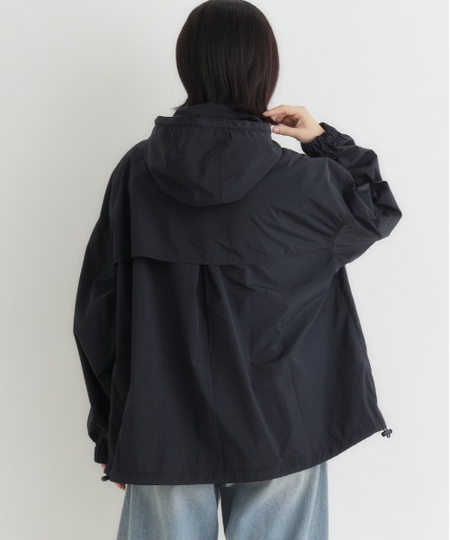 Right-on(ライトオン)の「HONEYSUCKLE ROSE(ハニーサックルローズ)マウンテンパーカー(ブルゾン・レディース・ライトベージュ/ブラック・M/L/S)」の10枚目の写真