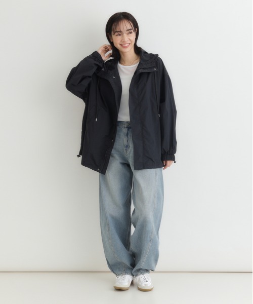 Right-on(ライトオン)の「HONEYSUCKLE ROSE(ハニーサックルローズ)マウンテンパーカー(ブルゾン・レディース・ライトベージュ/ブラック・M/L/S)」の11枚目の写真